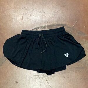 Keiki Kona black exercise skirt